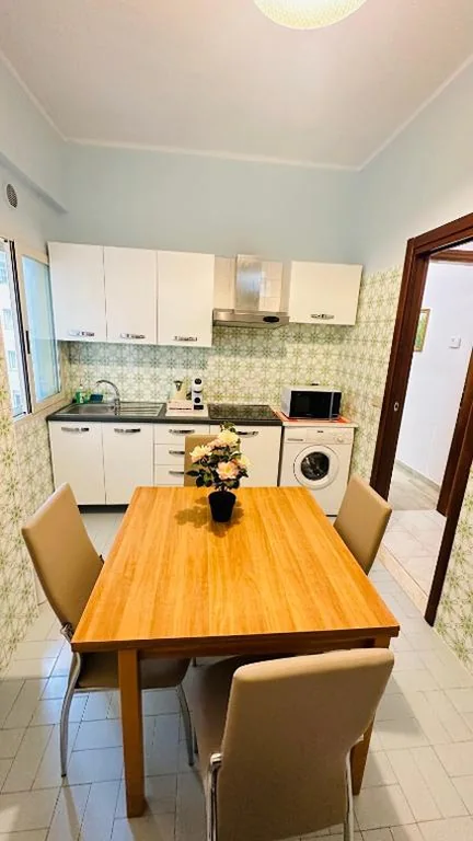 Camera Matrimoniale con Bagno in Comune — B&B PEACE 2