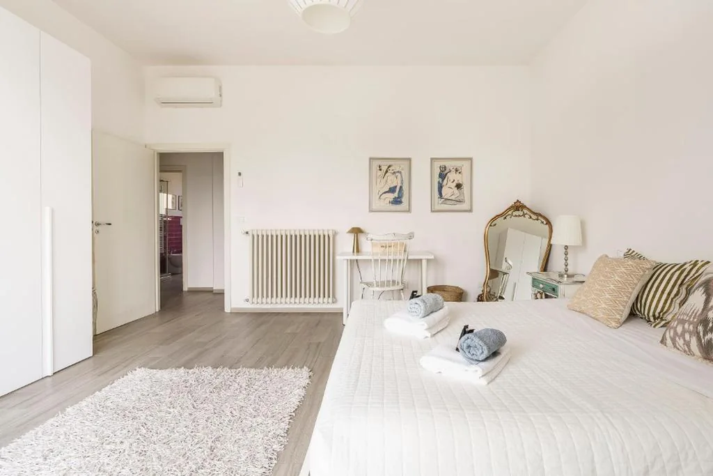 Camera Matrimoniale con Bagno in Comune — Chianti House, Florence
