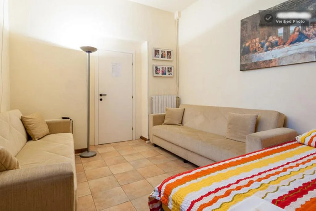 Camera Matrimoniale con Bagno in Comune — Holiday House Ospedale 2