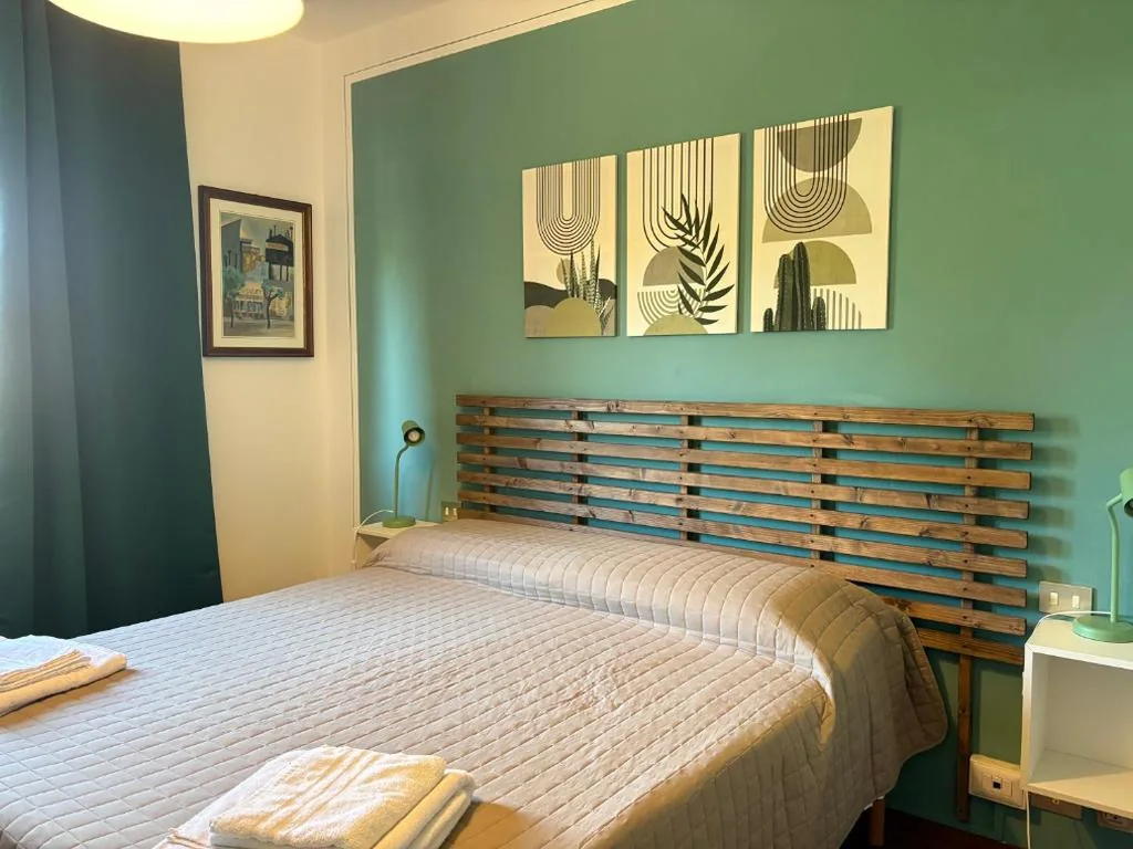 Double Room with Shared Bathroom — Home Sweet Home Affittacamere – Lucca