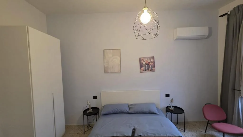 Double Room with Shared Bathroom — Hope Apartment