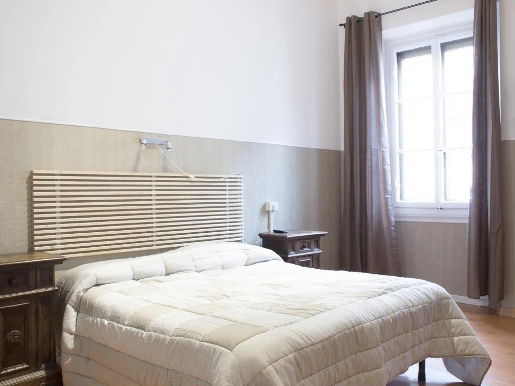 Double Room with Shared Bathroom — Loggia Fiorentina