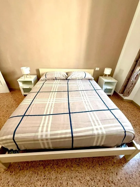 Camera Matrimoniale con Bagno in Comune — MAGA rooms