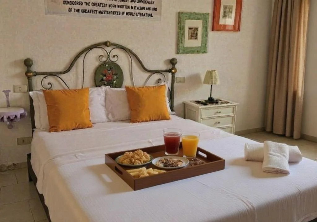 Double Room with Private Bathroom — 6 Keys