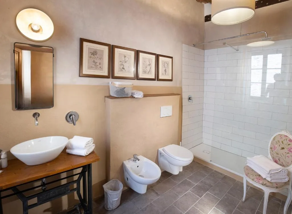 Camera Matrimoniale con Bagno Privato — al CAVOUR 21