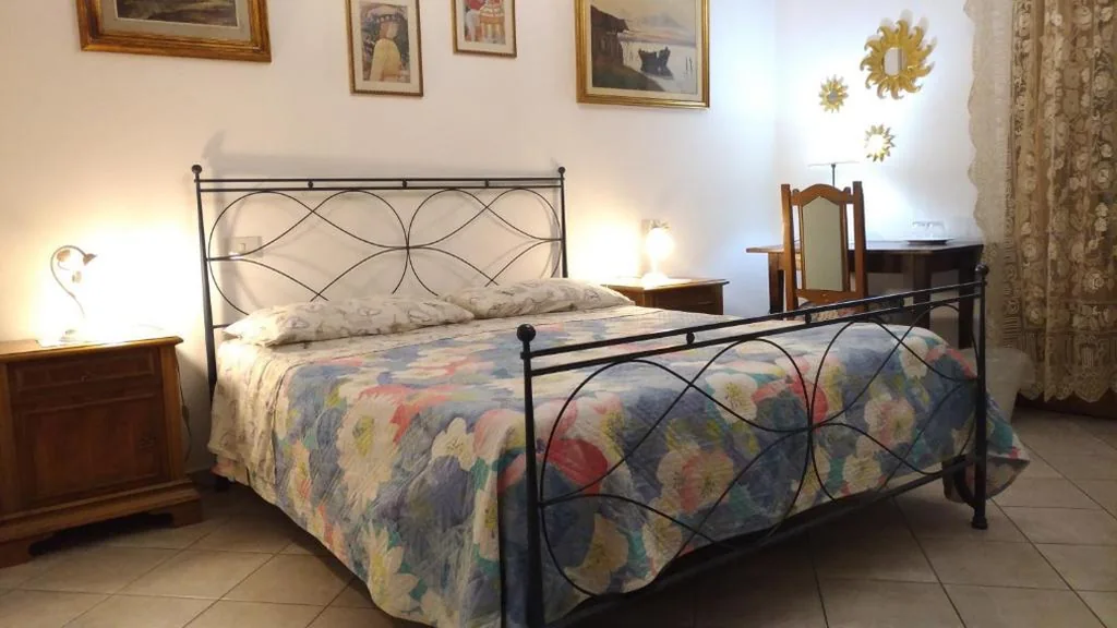 Double Room with Private Bathroom — Alfieri Bed & Breakfast