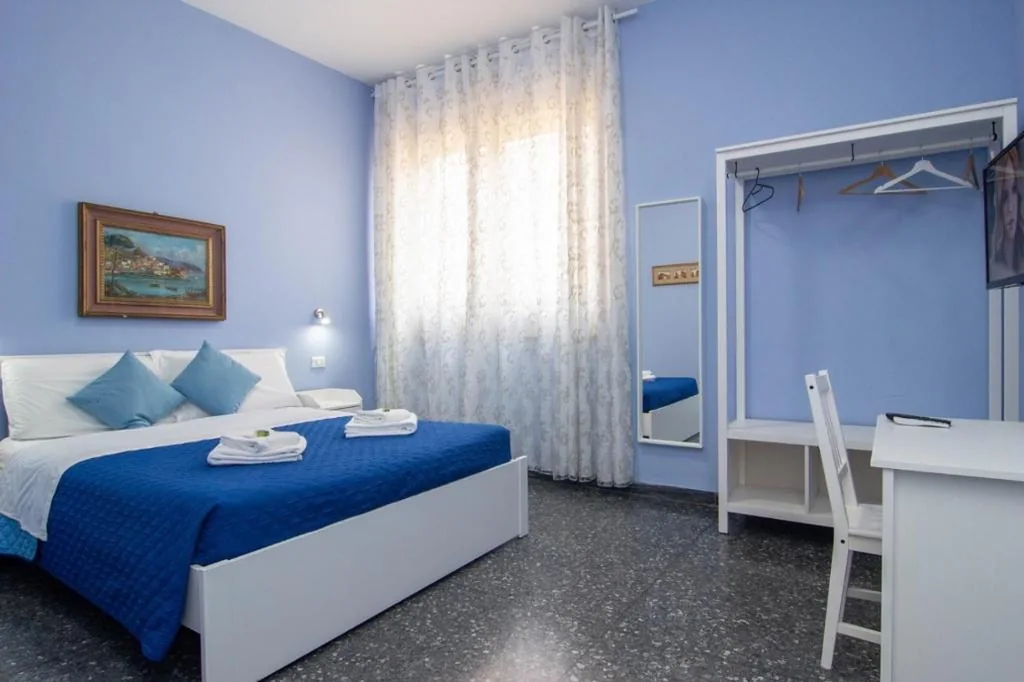 Double Room with Private Bathroom — B&B Corso Italia