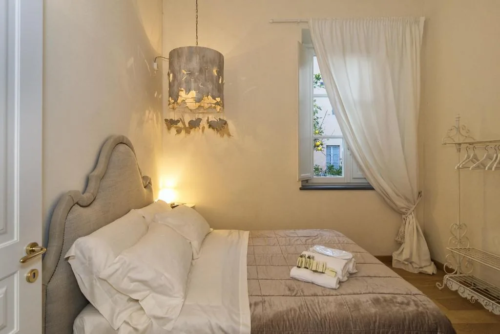 Double Room with Private Bathroom — B&B Di Camilla