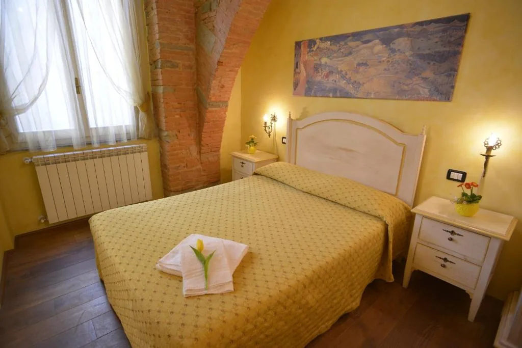 Double Room with Private Bathroom — B&B La Casa dei Tintori