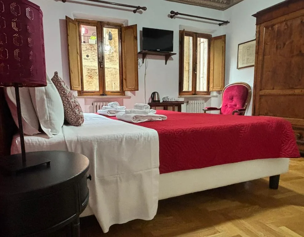 Double Room with Private Bathroom — B&B La Fontanina