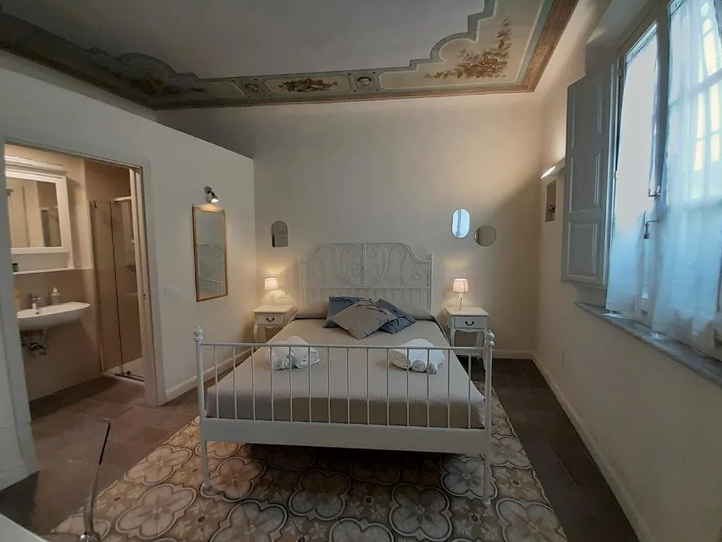 Camera Matrimoniale con Bagno Privato — B&B Villino Luschi Pisa Centro