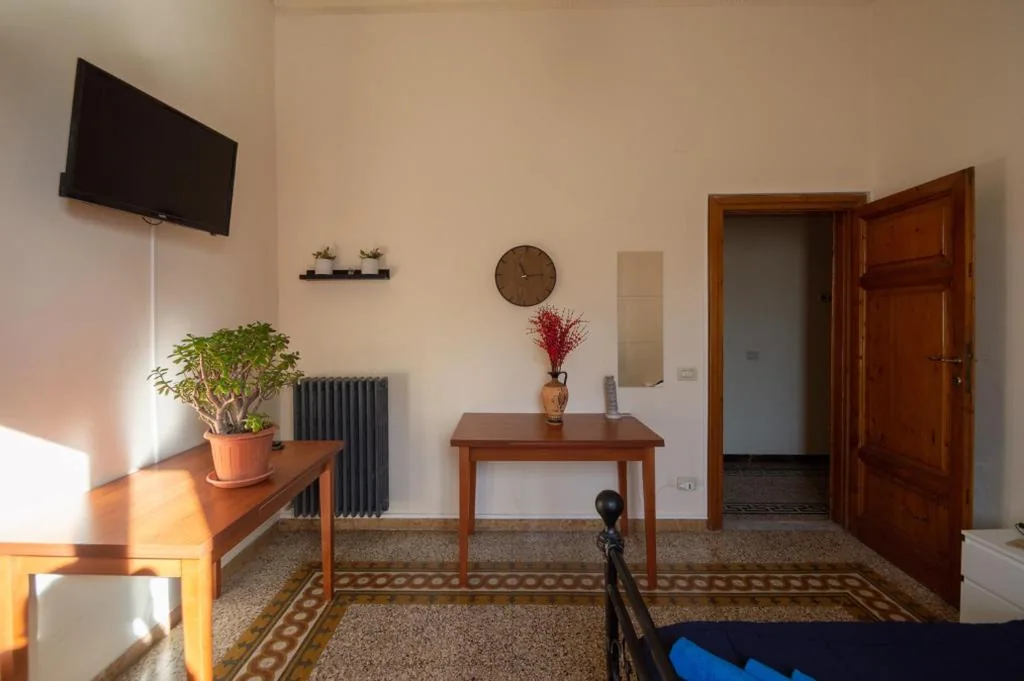 Double Room with Private Bathroom — Bonanno Street Tower free parking