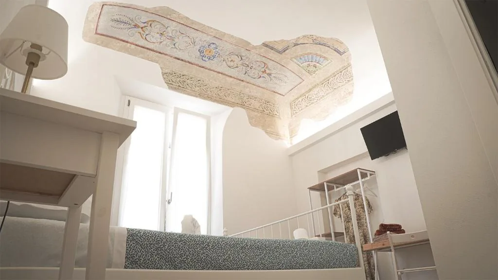 Double Room with Private Bathroom — Corso Italia Pisa Smart Rooms