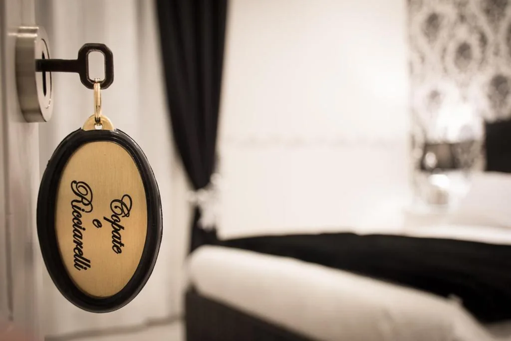 Double Room with Private Bathroom — Dolci Mura Luxury Rooms