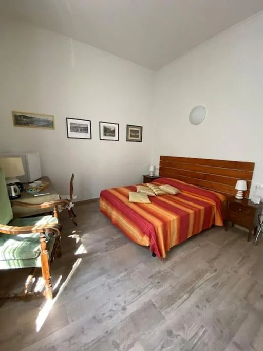 Camera Matrimoniale con Bagno Privato Esterno — AdriHome