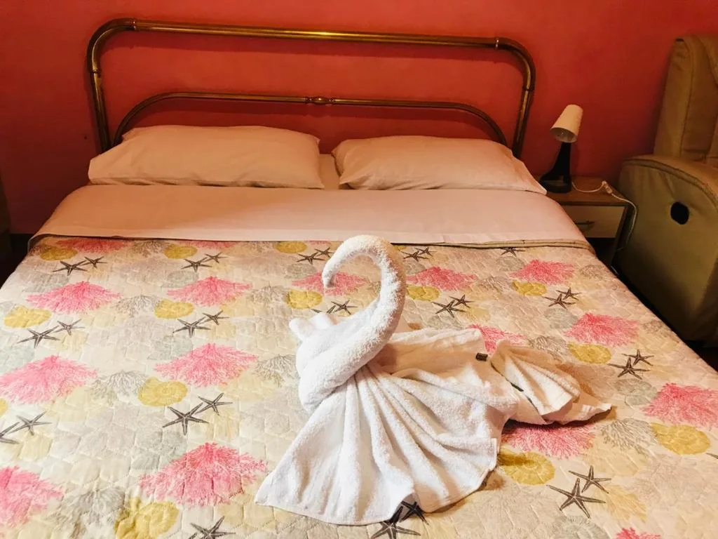 Camera Matrimoniale con Bagno Privato Esterno — Affittacamere LA MUSA