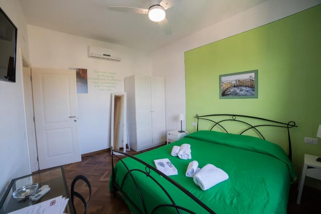 Double Room with External Private Bathroom — B&B Cento Passi Dalle Mura