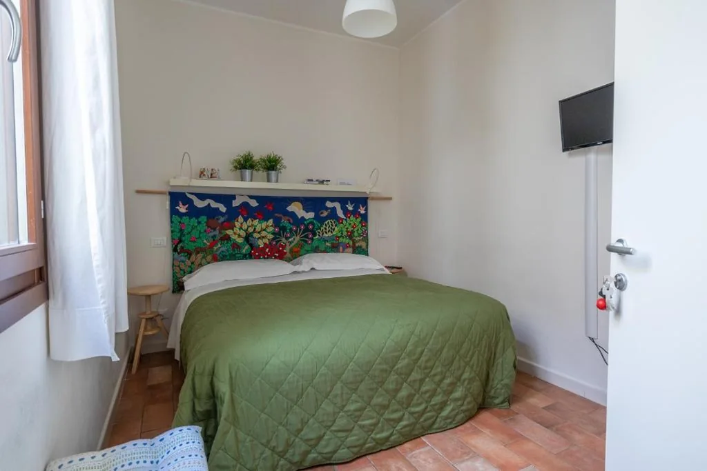Camera Matrimoniale con Bagno Privato Esterno — B&B Giorni Dipinti
