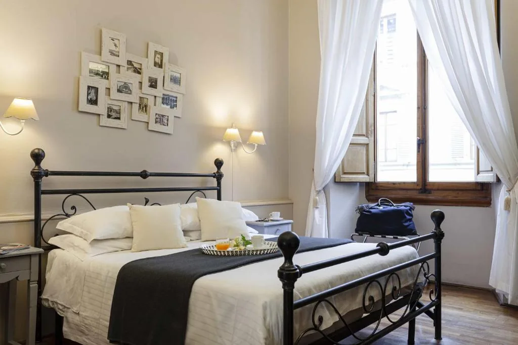 Double Room with External Private Bathroom — B&B Prestigia Rooms