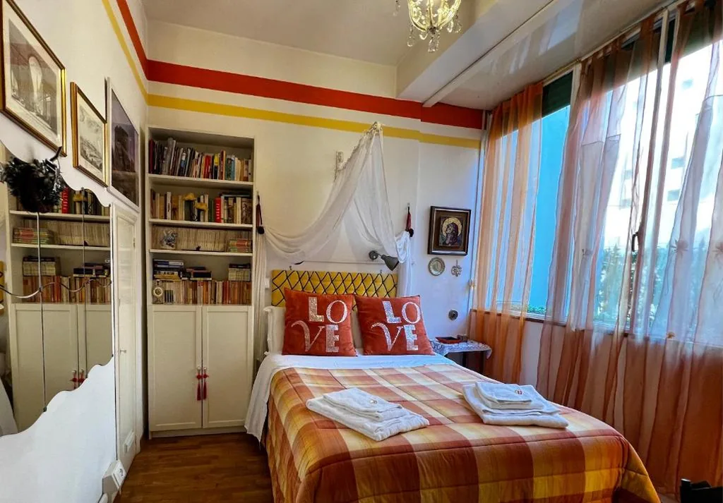 Double Room with External Private Bathroom — BB Tre Gigli Firenze stazione, via Palazzuolo 55