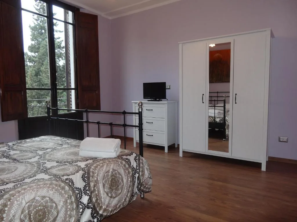 Double Room with Private External Bathroom — Bed & Breakfast La Tavernetta