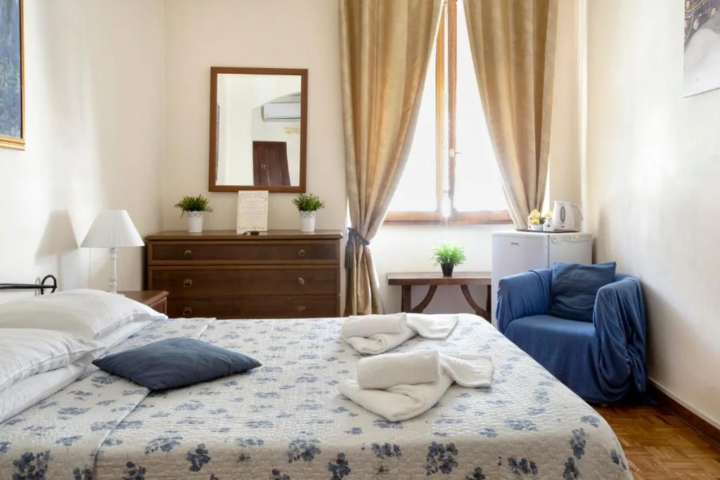 Double Room with External Private Bathroom — Guesthouse Bel Duomo
