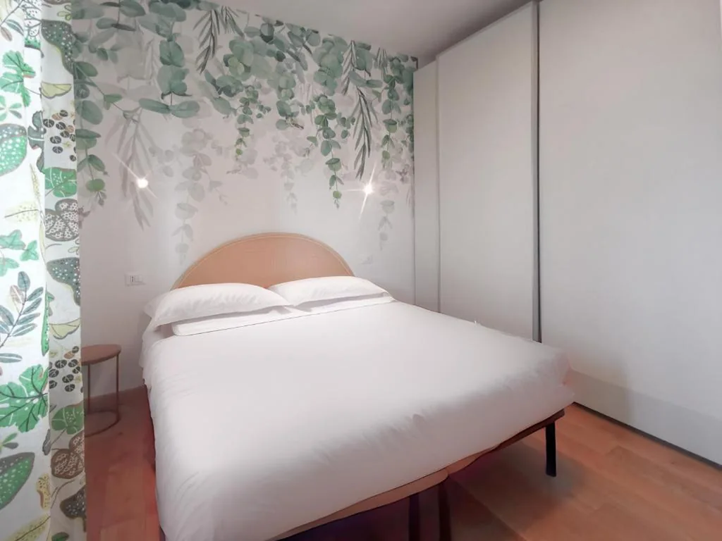 Camera Matrimoniale con Bagno Privato Esterno — GuestHouse dei Fiori – Hituscany