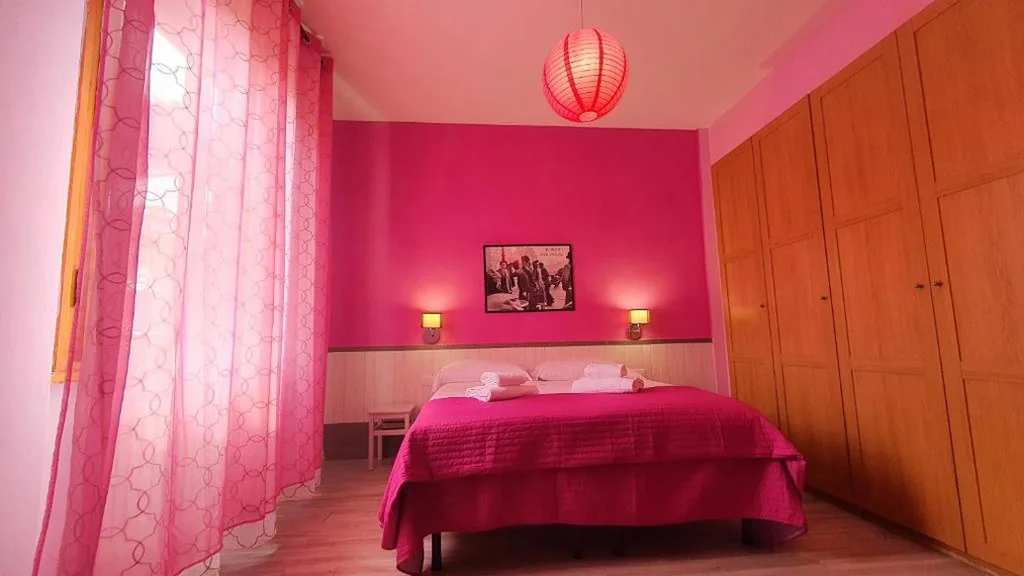 Camera Matrimoniale con Bagno Privato Esterno — Il Giglio Guest House