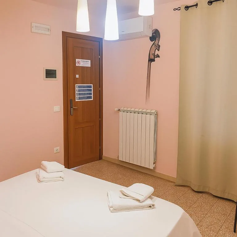 Camera Matrimoniale con Bagno Privato Esterno — Maison Dei Miracoli