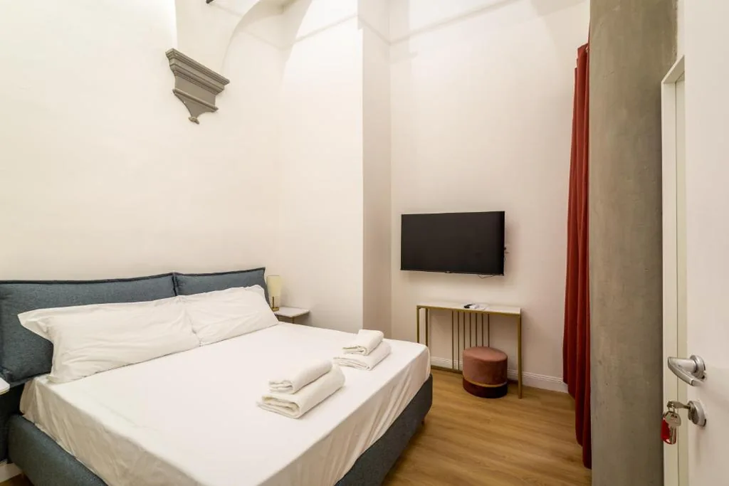 Double Room with External Private Bathroom — Residenza d’Epoca Galleria dell’Accademia