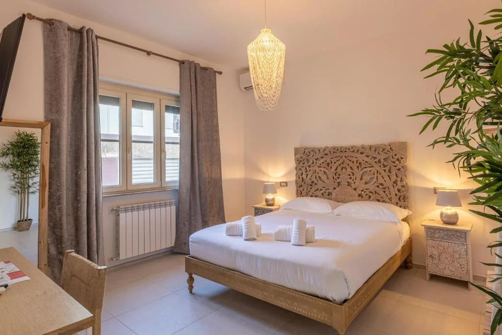 Double Room with Private Bathroom — Fly B&B