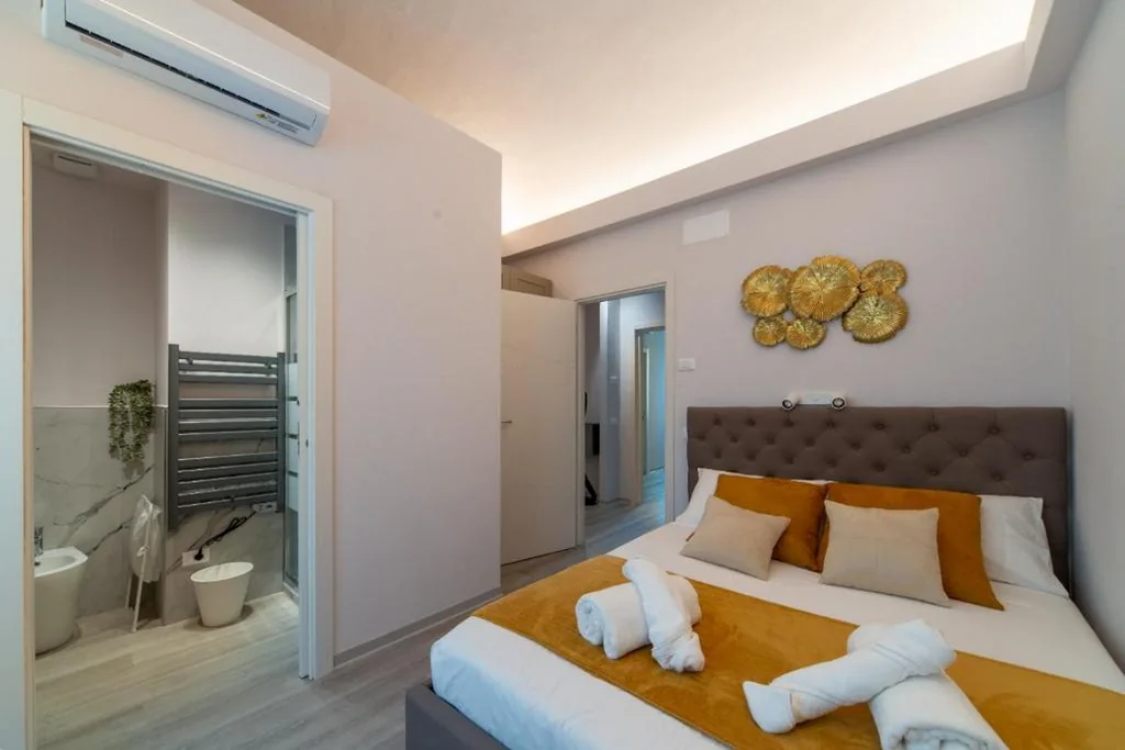 Camera Matrimoniale con Bagno Privato — Frida guest house