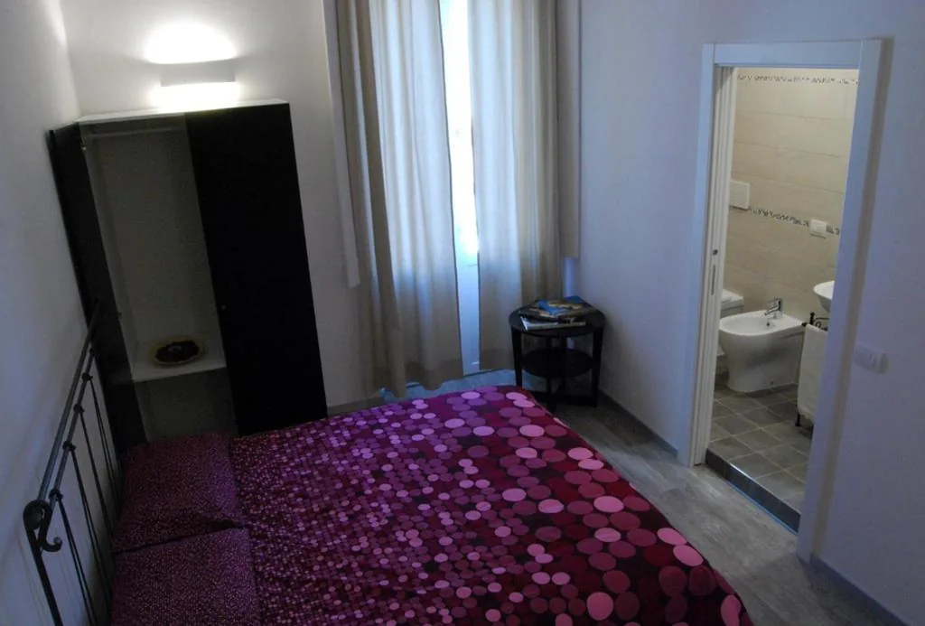 Camera Matrimoniale con Bagno Privato — Guest House Zefiro