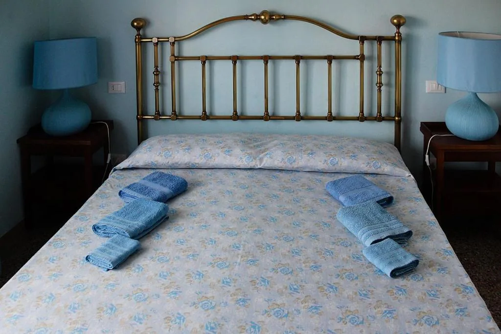 Camera Matrimoniale con Bagno Privato — Guesthouse Stazione Pisa Centro