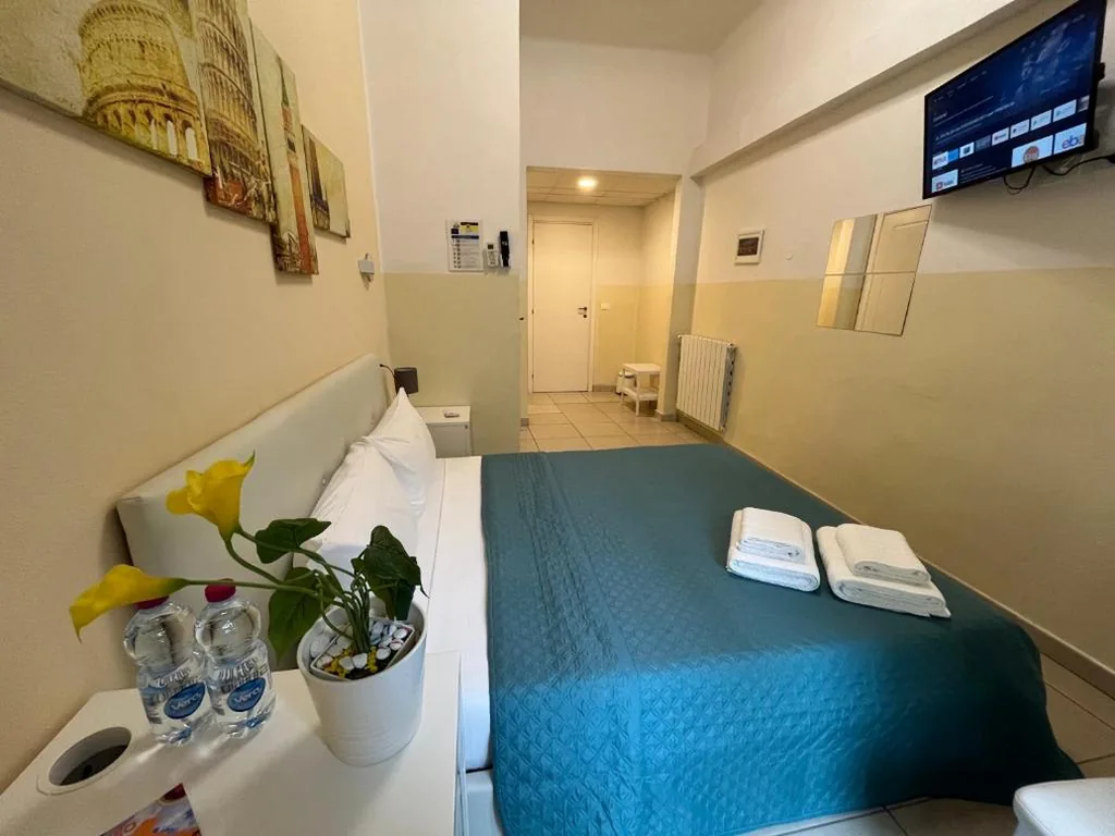 Camera Matrimoniale con Bagno Privato — Hello Pisa B&B