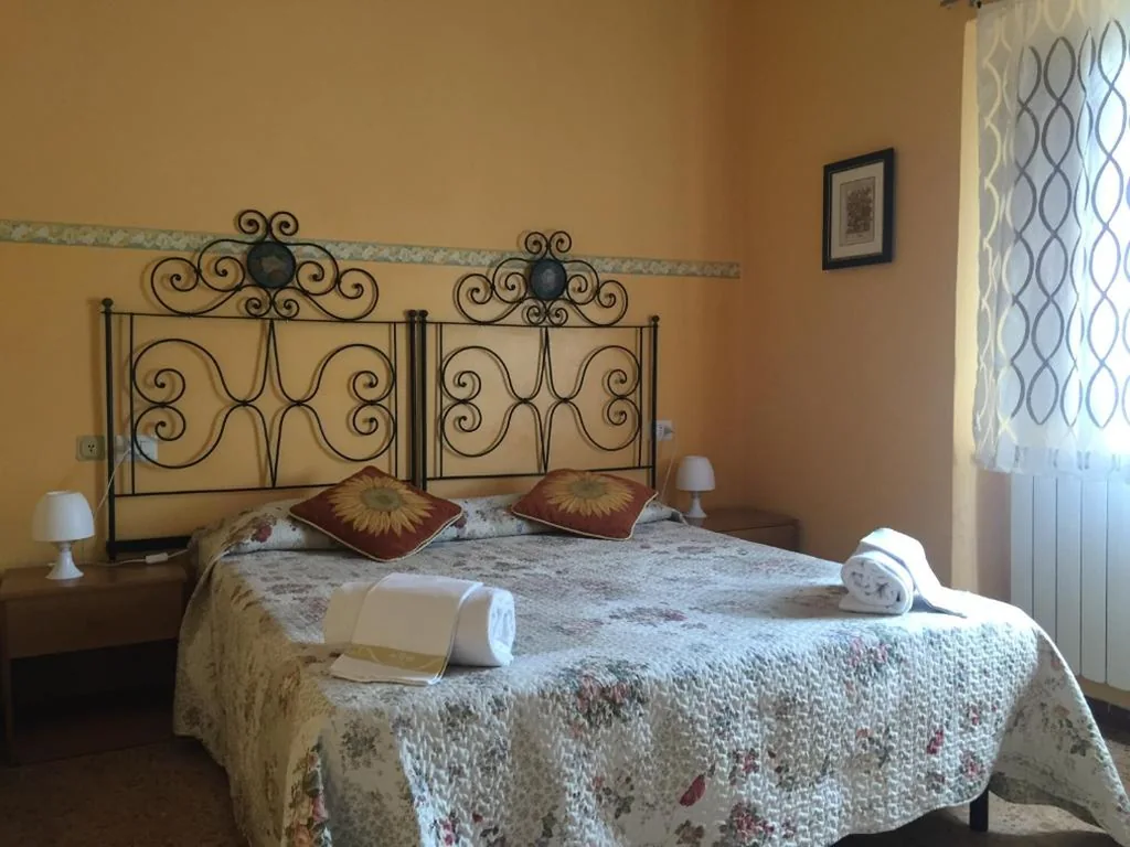 Double Room with Private Bathroom — Hotel Aline