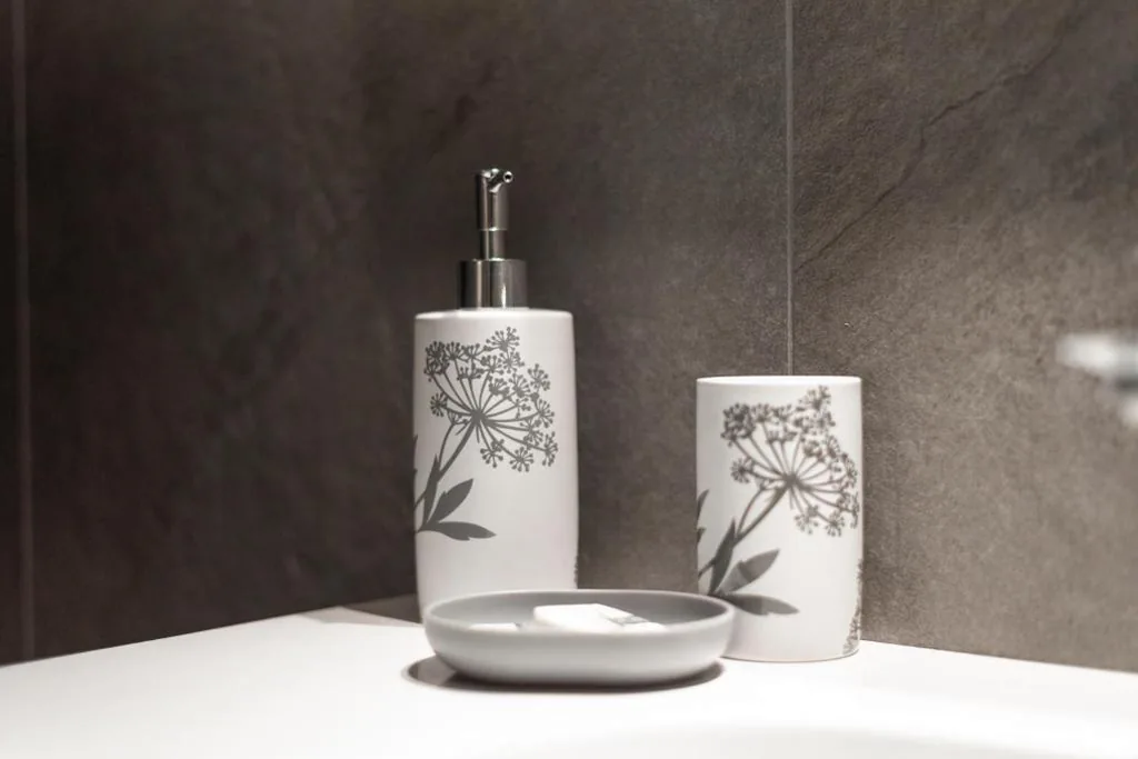 Camera Matrimoniale con Bagno Privato — IN LUCUS Guest House