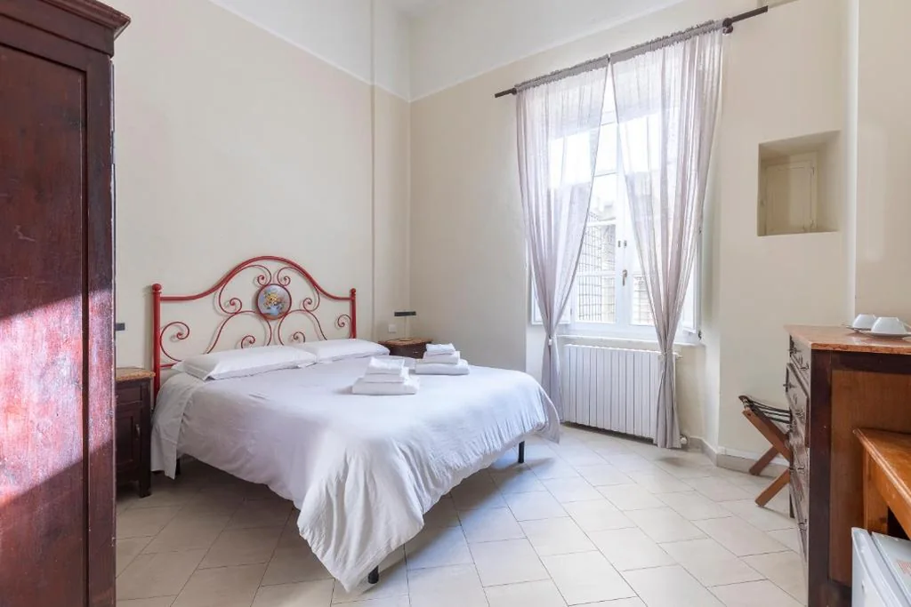 Camera Matrimoniale con Bagno Privato — Lucca Charm