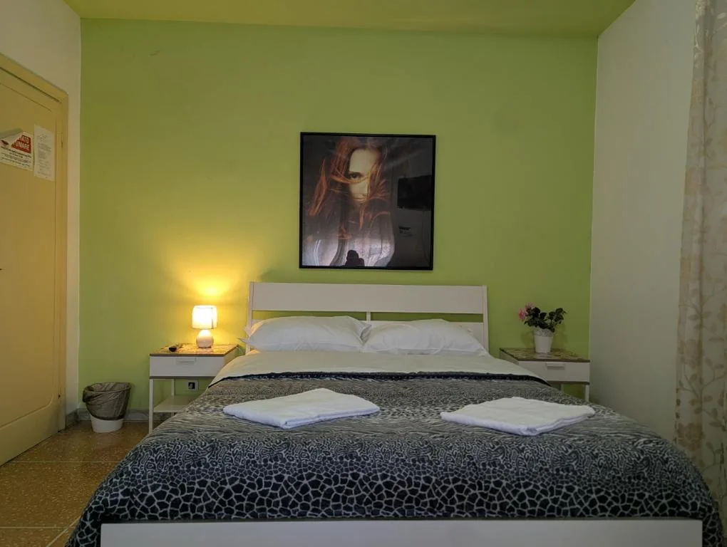 Camera Matrimoniale con Bagno Privato — Pearl Pisa guest house