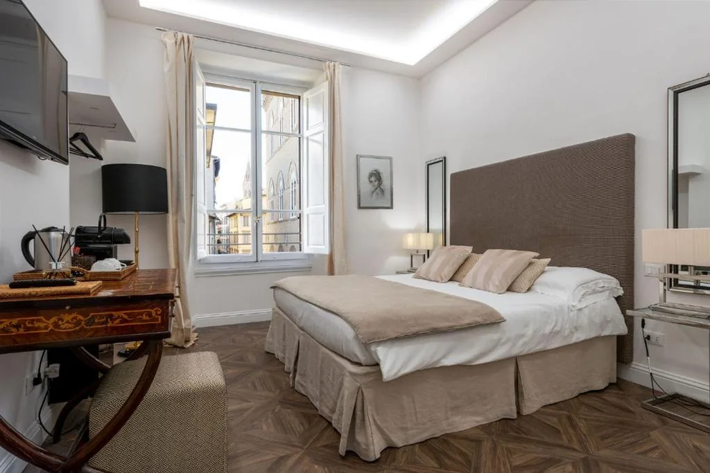 Camera Matrimoniale con Bagno Privato — RFC Repubblica Florence Core B&B