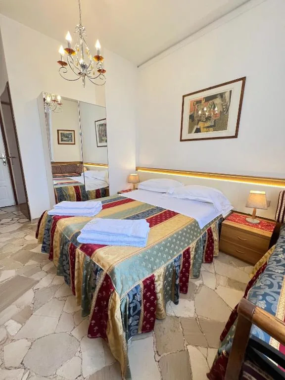 Double Room with Private Bathroom — Souvenir Maya