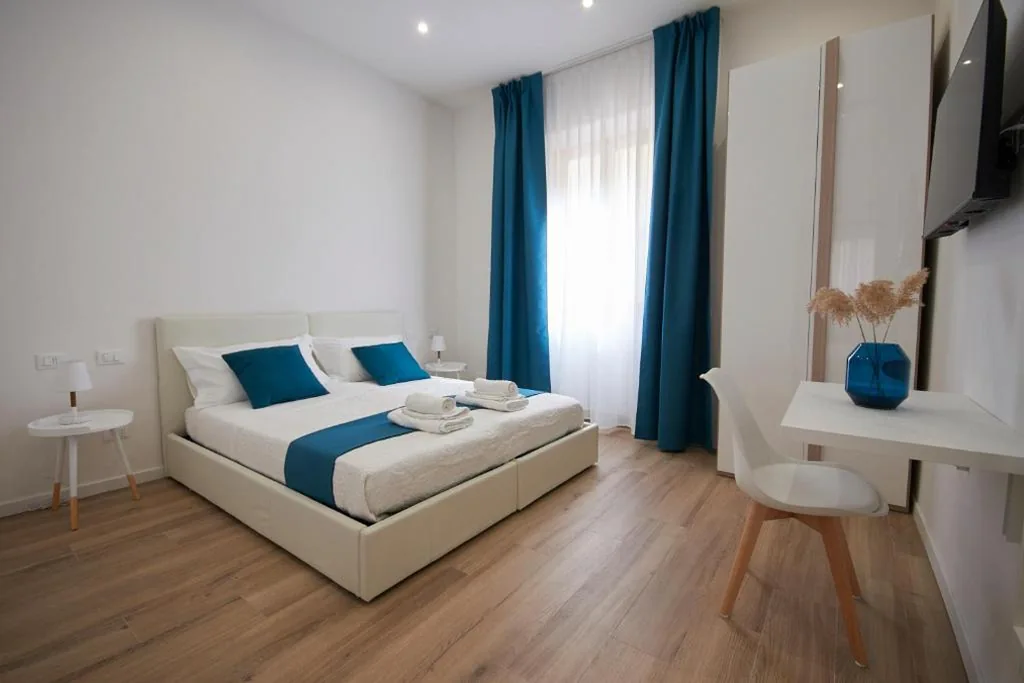 Double Room with Private Bathroom — Sweet Florence