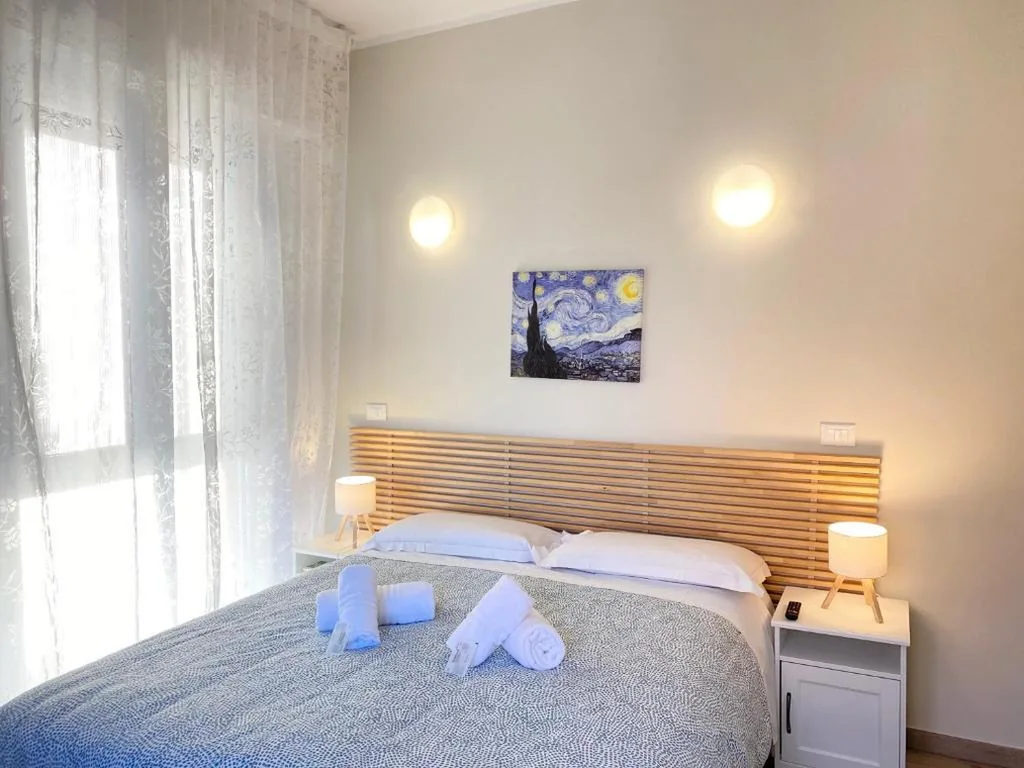 Camera Matrimoniale con Bagno Privato — The Green Gate – Airport Guest House