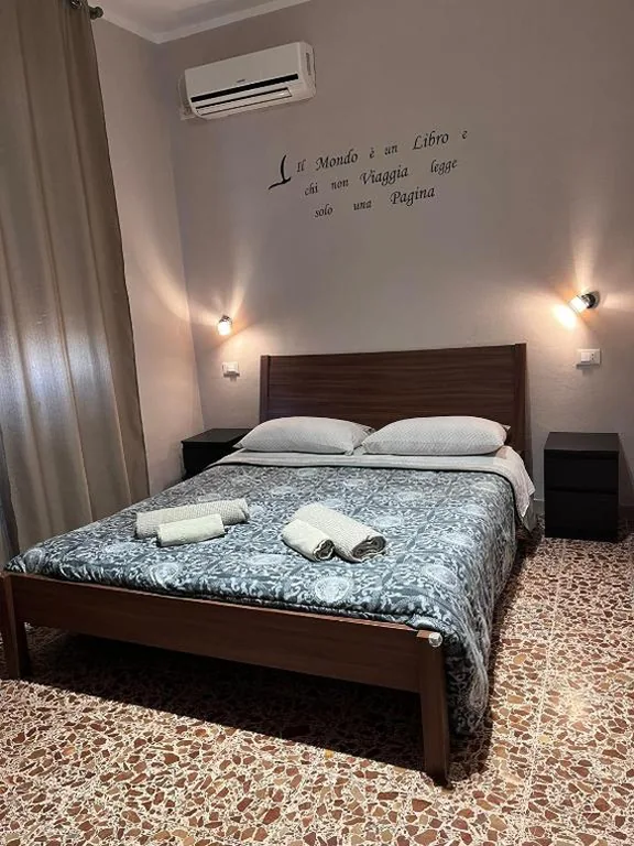 Camera Matrimoniale con Bagno Privato — ViaVai Pisa Airport