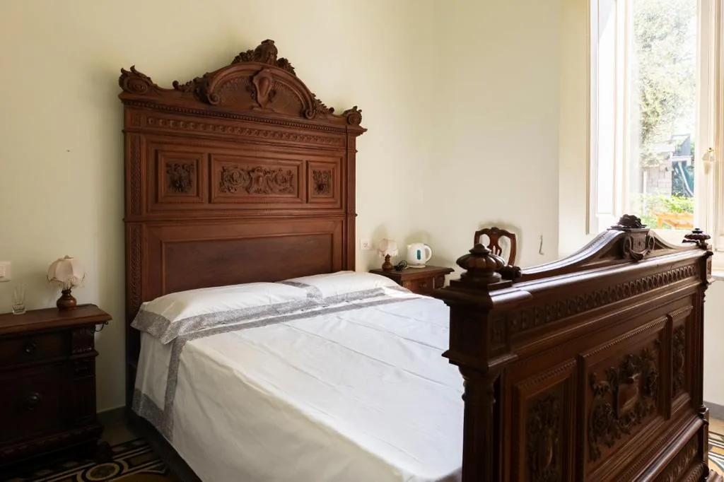Double Room with Private Bathroom — Villa dell’Artista – Camere con bagno privato in Villa storica