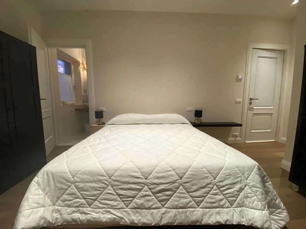 Camera Matrimoniale con Bagno Privato — Villa Patrizia Pietrasanta
