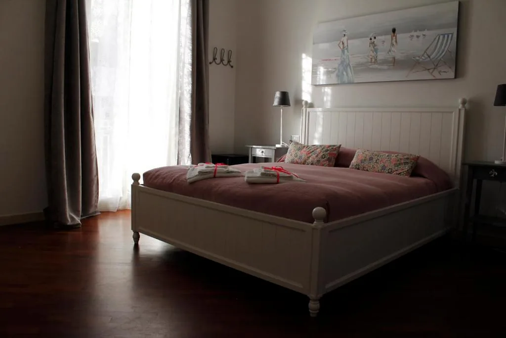 Double Room with Balcony (3 Adults) — Affittacamere Villa Silvia