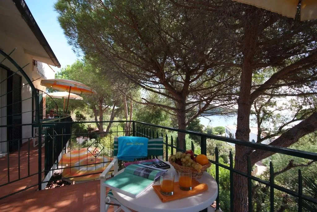 Double Room with Balcony and Sea View — Hotel Antares