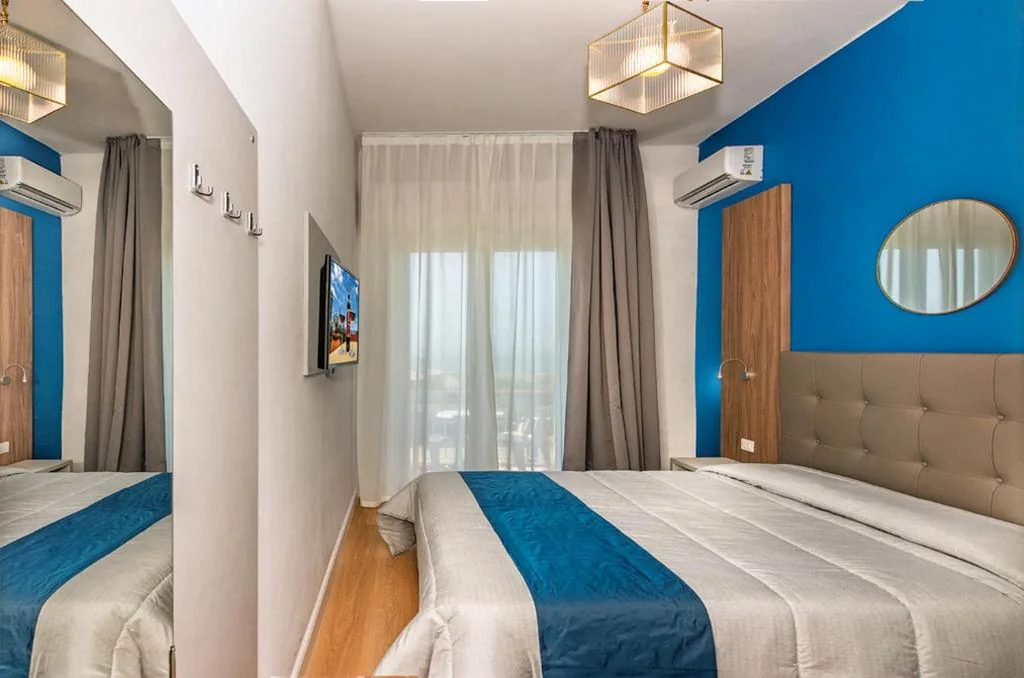 Double Room with Balcony and Sea View — Hotel Rialto Suisse