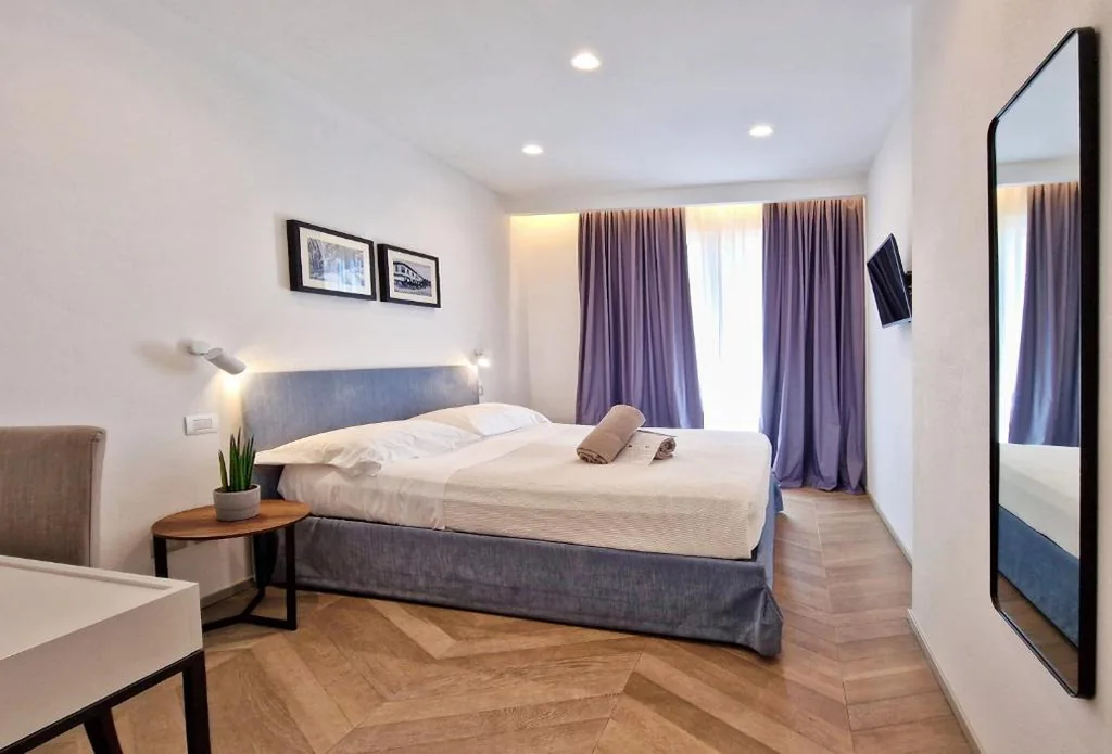 Double Room with Balcony and Sea View — Hotel Villa Elsa
